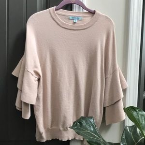 Ruffle sleeve light pink-nude top